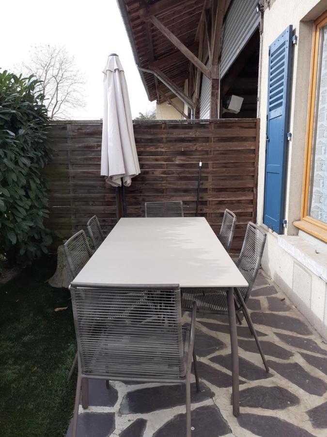 Gite 32 Rue Du Huit Mai Freneuse  Kültér fotó